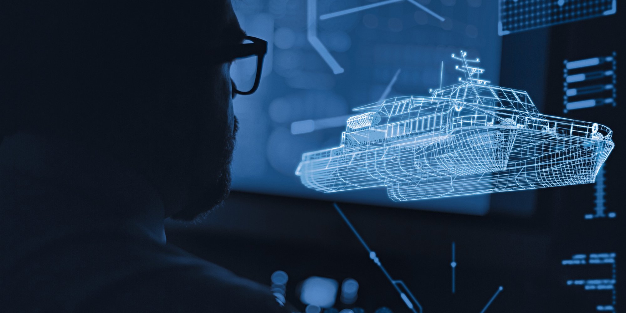 Digitalt hologram av skipsdesign projisert på skjerm i et mørkt rom. Digitalt hologram av skipsdesign projisert på skjerm i et mørkt rom.